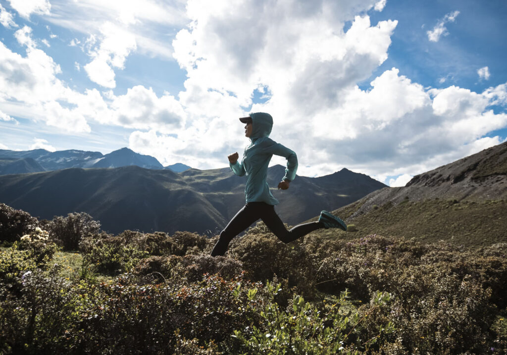 横浜・大船の武道空手八島道場で新たな挑戦。一歩餉駆け出し、挑戦をするイメージ。