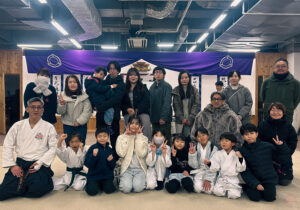 武道空手八島道場のイベント風景｜昇級昇段審査後の集合写真