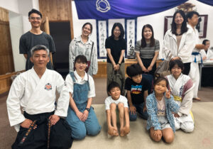 第二回定期昇級・昇段審査会終了後の集合写真|武道空手八島道場